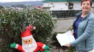 Uns lladres penedits tornen una figura del Pare Noel a Ourense