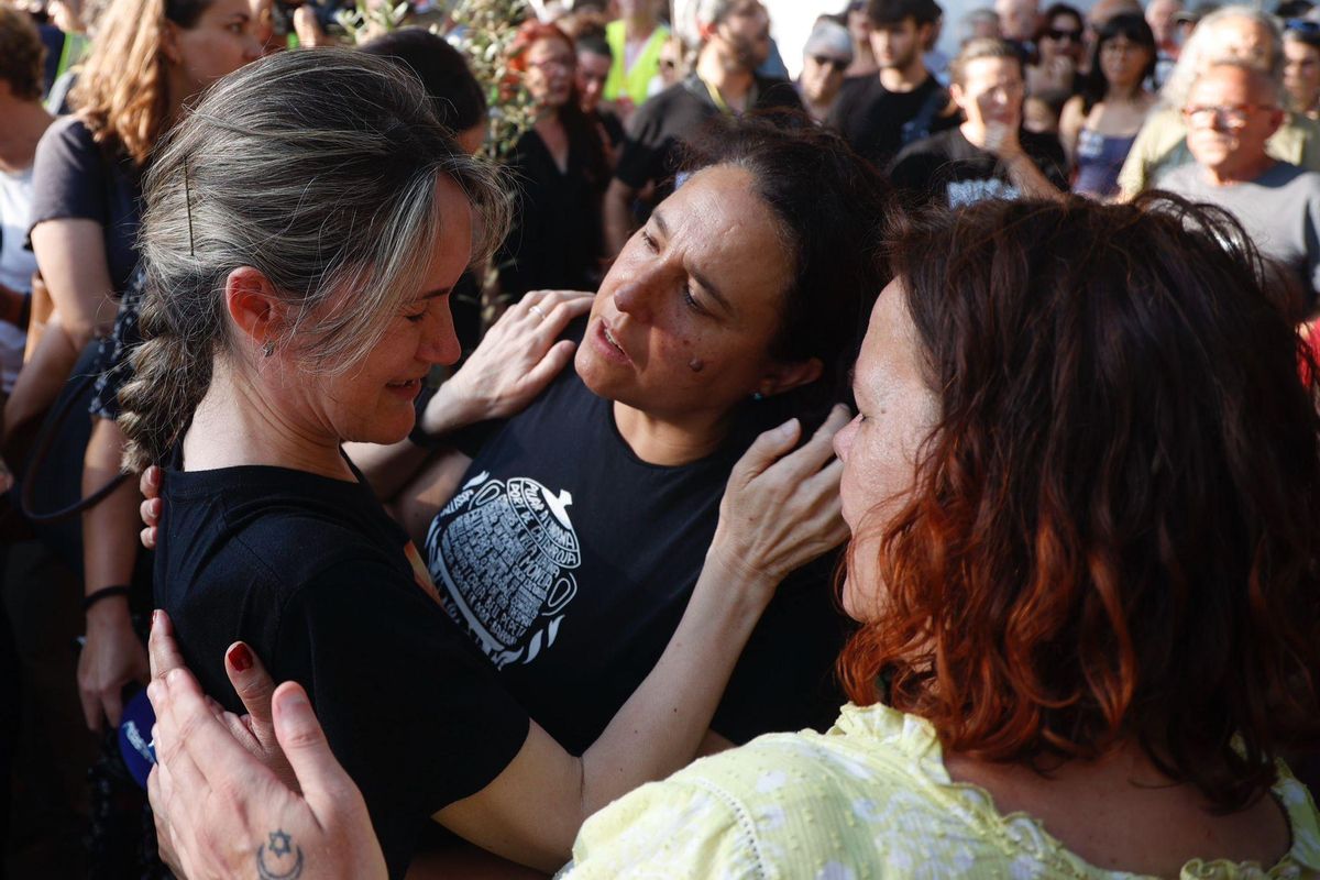 La novena manifestación contra Mazón por la gestión de la dana desde Catarroja, en imágenes