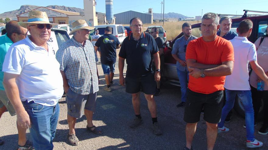 Protesta de los agricultores por el mal estado de la carretera que conecta Jumilla con Albacete