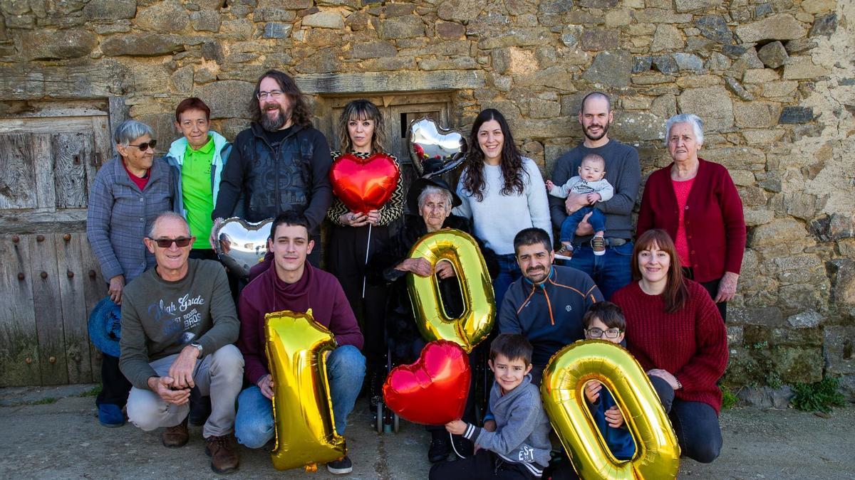 La centenaria de San Cristóbal con todavía familia.