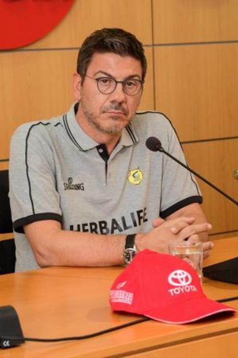 Presentación de Fotis Katsikaris como entrenador del Granca