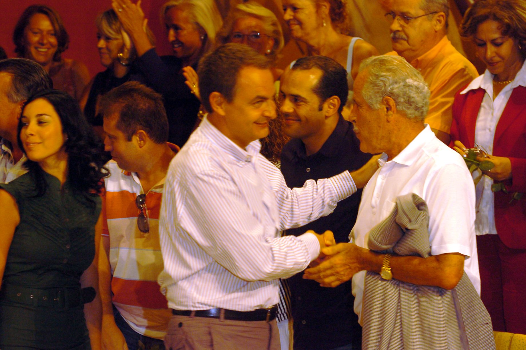 Félix Santiago saluda al presidente del Gobierno José Luis Rodríguez Zapatero, en 2006