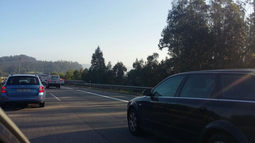 Retenciones por un accidente en la autopista "Y"