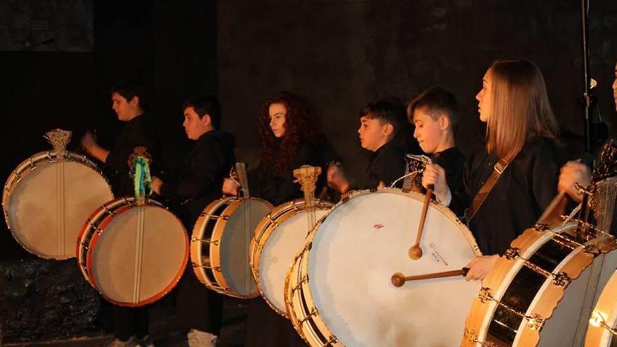 Los alumnos de la Escuela del Tambor se gradúan