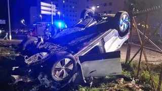 Un accidente de tráfico provoca un apagón en la avenida del Aeropuerto