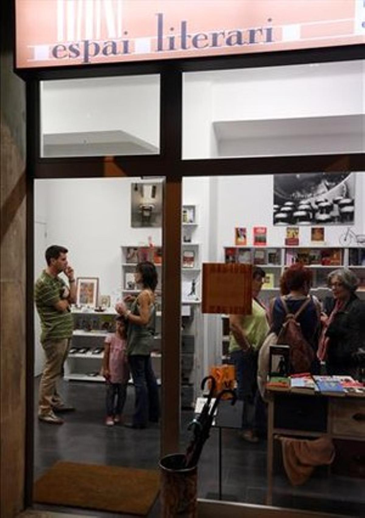 La llibreria Espai Literari, al barri barceloní de Gràcia, especialitzada en autors autoeditats. La llibreria Espai Literari, al barri barceloní de Gràcia, especialitzada en autors autoeditats.