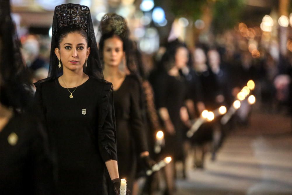 Varios momentos de la procesión que se celebró en honor al apóstol en Benidorm.