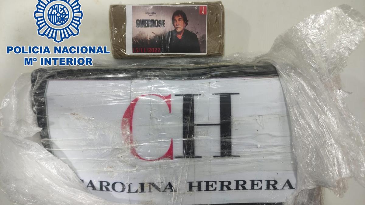 El material trobat a l'interior del vehicle