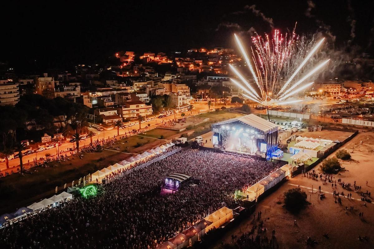 Un dels concerts del festival Ítaca 2025 a vista de dron.