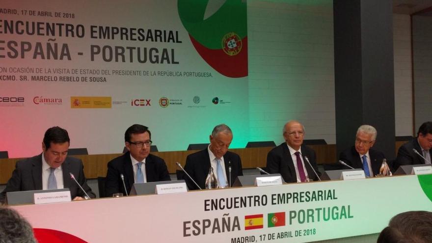 El presidente luso durante el Encuentro Empresarial España-Portugal organizado en CEOE // FdV