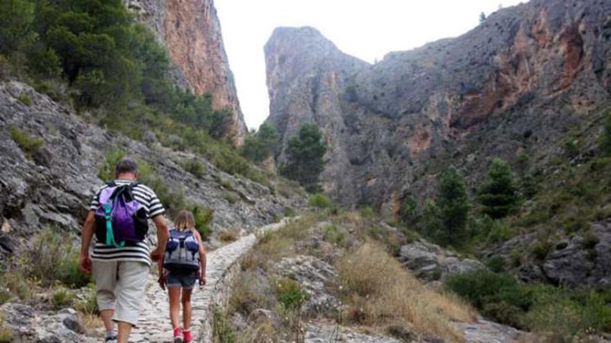 La asociación promocionará los atractivos paisajísticos y naturales de Mariola.