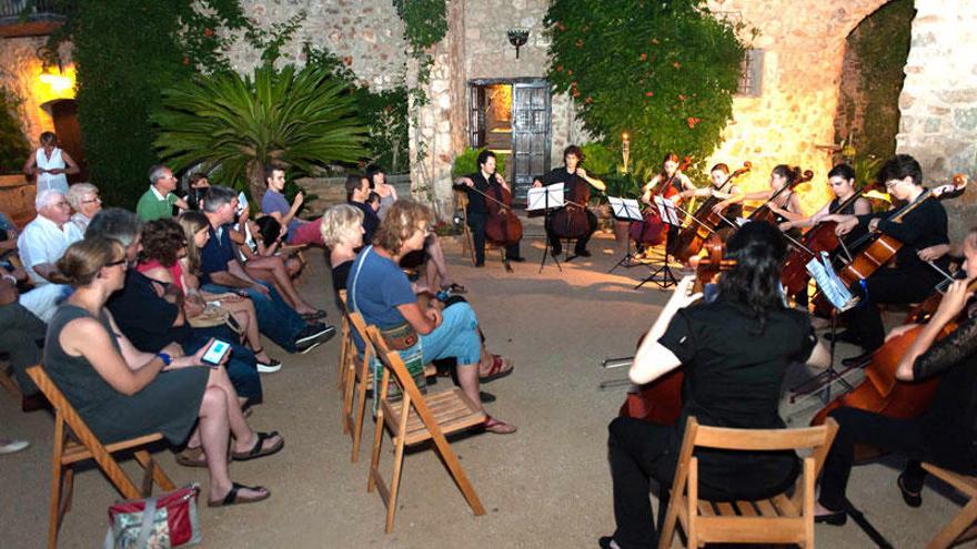 Un moment del concert al Castell de Capmany.