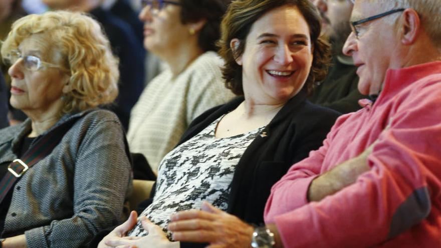 Colau, durante su embarazo en un acto público.