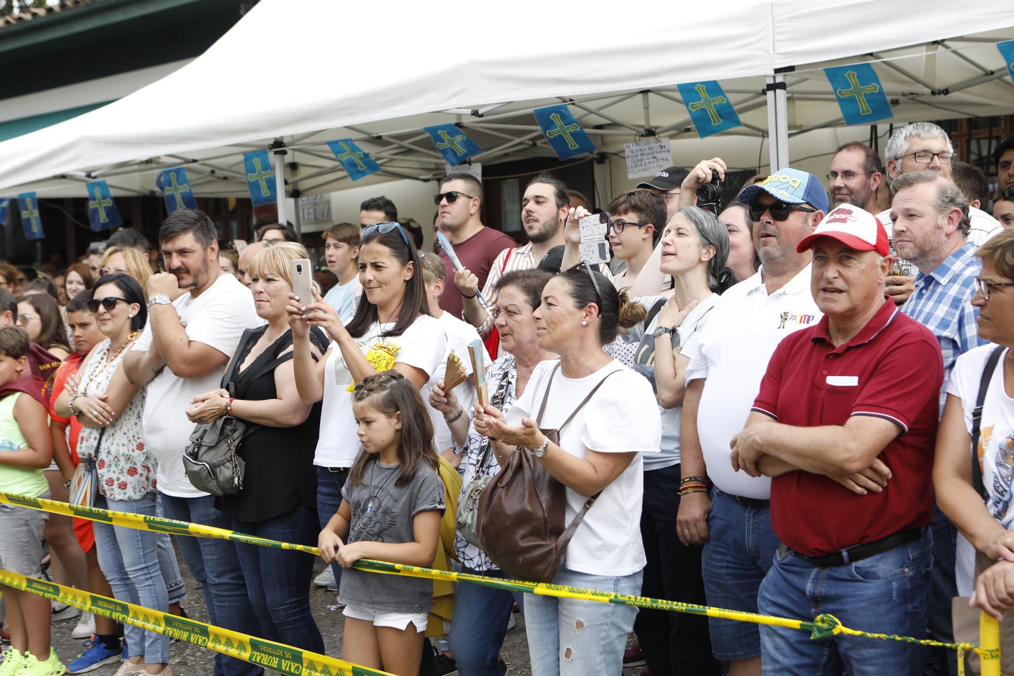 En imágenes: Las carrozas de Valdesoto vuelven con muchas risas