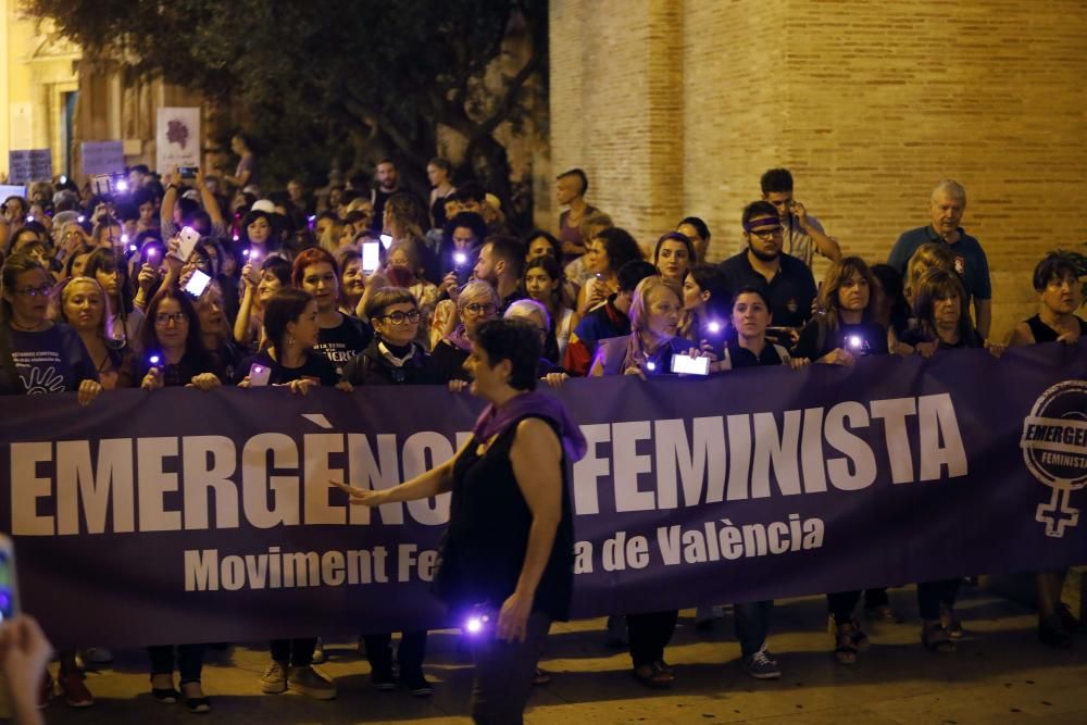 Manifestación en València por la emergencia feminista contra el maltrato