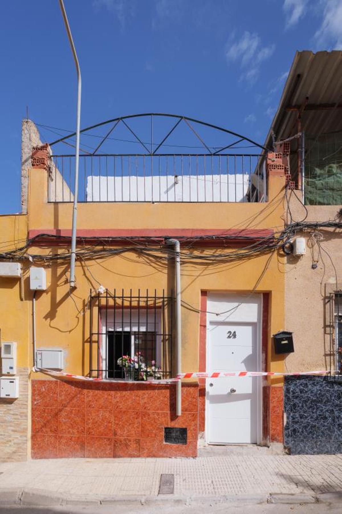 La fachada de la vivienda que se derrumbó.