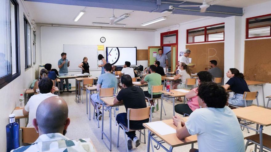 Los problemas de los docentes en Ibiza: burocracia, cambios de ley y vivienda