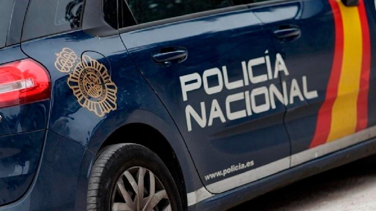 Un coche de la policía nacional.