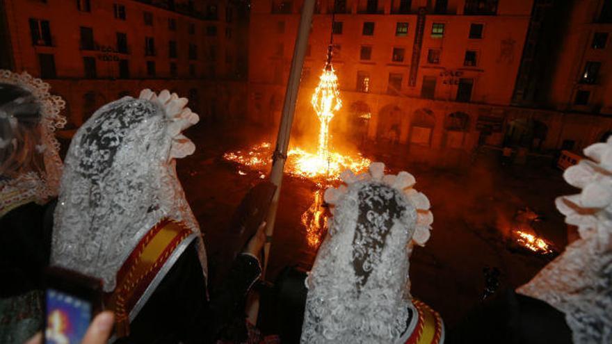 Envíanos tu foto en la Cremà