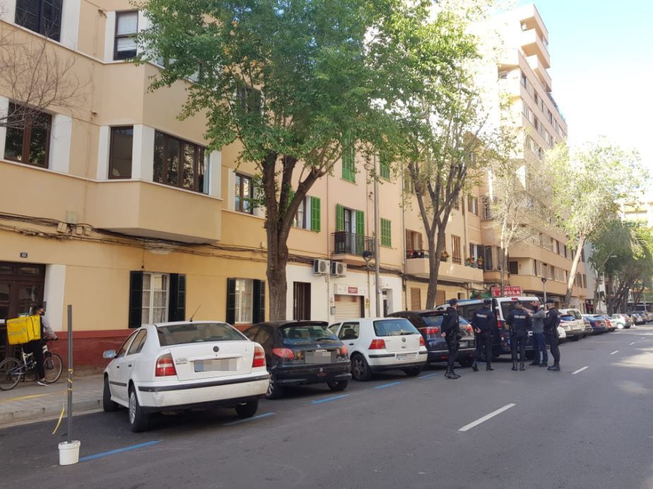 Detenida una mujer por apuñalar a otra en el pecho en plena calle de Palma