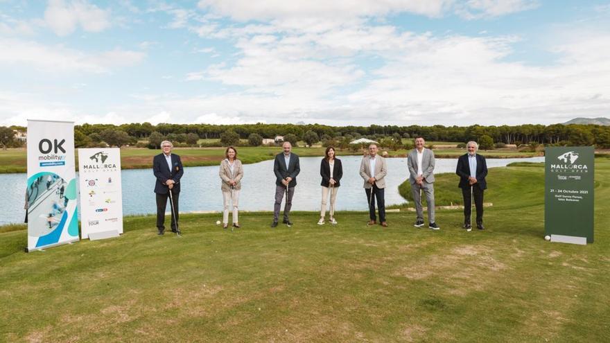 Presentación oficial del Mallorca Golf Open en el Golf Santa Ponça, junto con las instituciones y colaboradores del torneo.