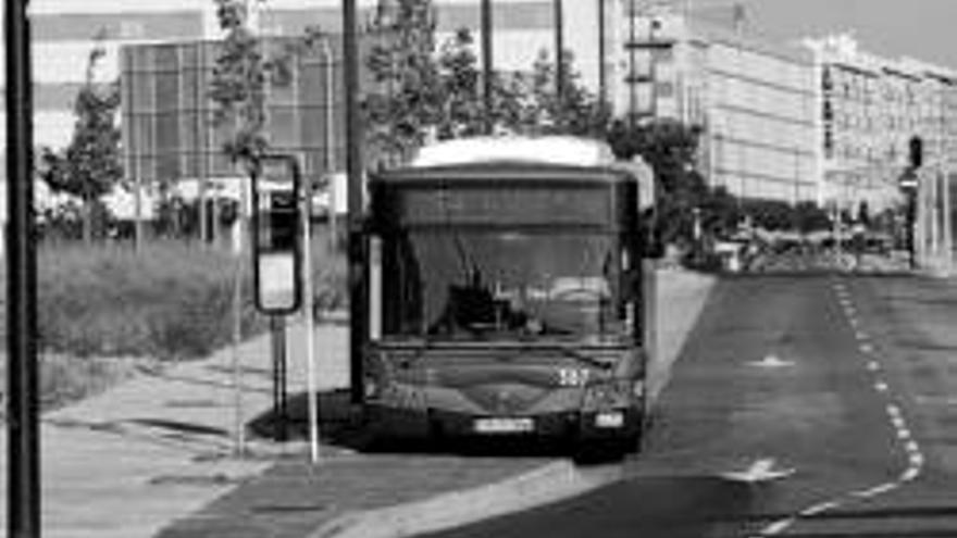 Los vecinos dialogan sobre el transporte