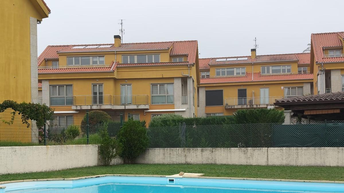La urbanización Residencial Playa Linda dispone de piscina.