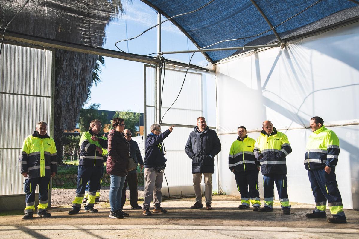 Visita del alcalde de Mérida al centro especial de empleo La Encina