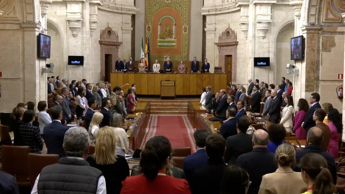 Minuto de silencio en el Pleno del Parlamento andaluz por la muerte de la hija de Blas Infante