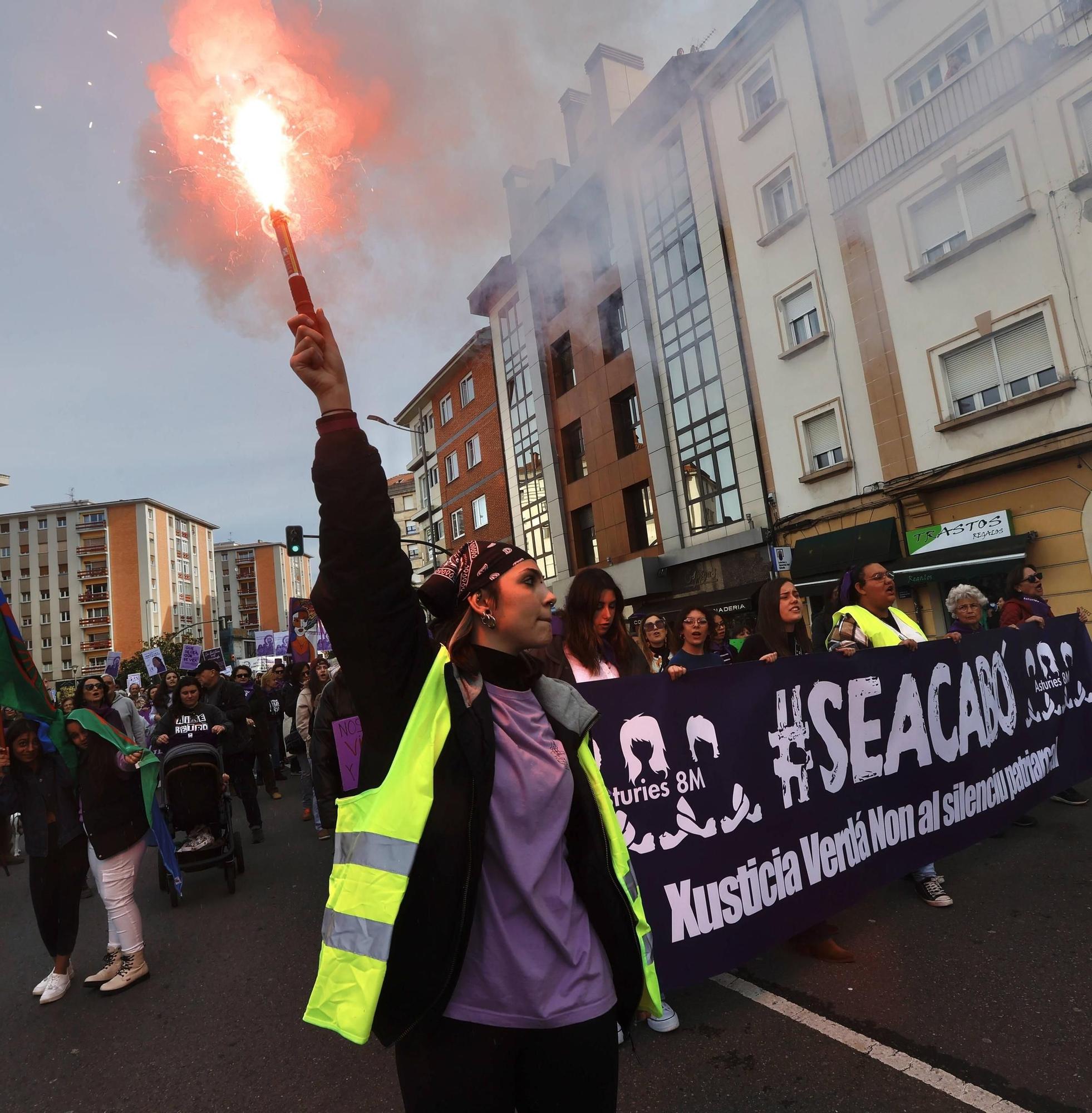 Así fue la manifestación del 25N en Pola de Siero