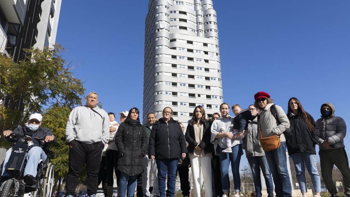 Los vecinos de la torre de vivienda protegida que comprará la Generalitat