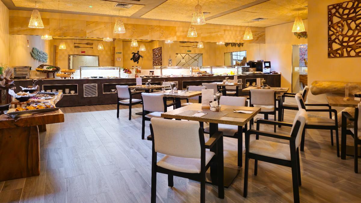 Zona de desayunos buffet.
