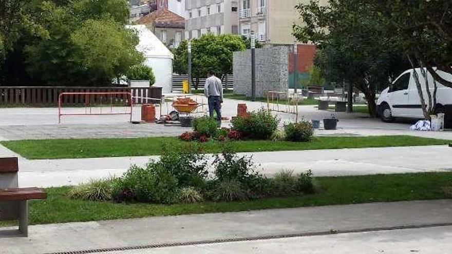 Ayer se inició la reparación de la fuente de Massó. // S.Álvarez