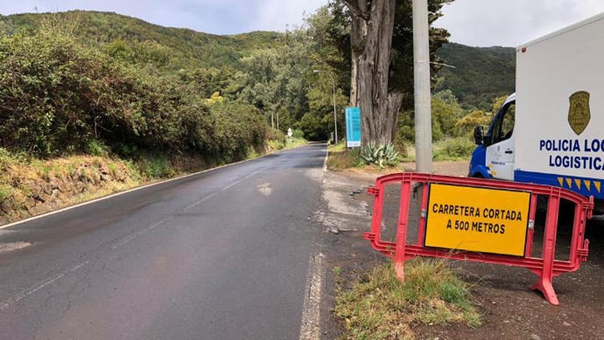 Corte de la carretera de acceso a Anaga.