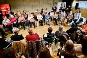 Pilar Alegría se compromete a adelantar el cribado de cáncer de mama a los 45 años