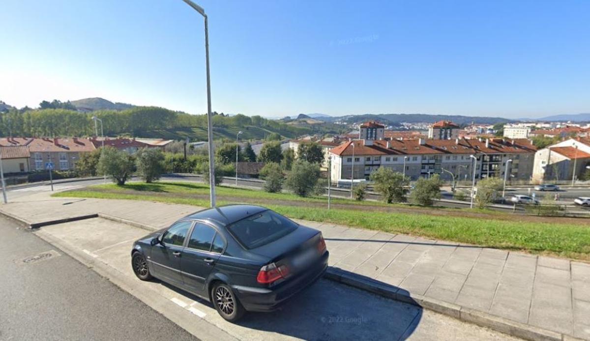 La vista desde el mirador de As Cancelas: el parque de Carlomagno en primer término y la CdC en un segundo plano