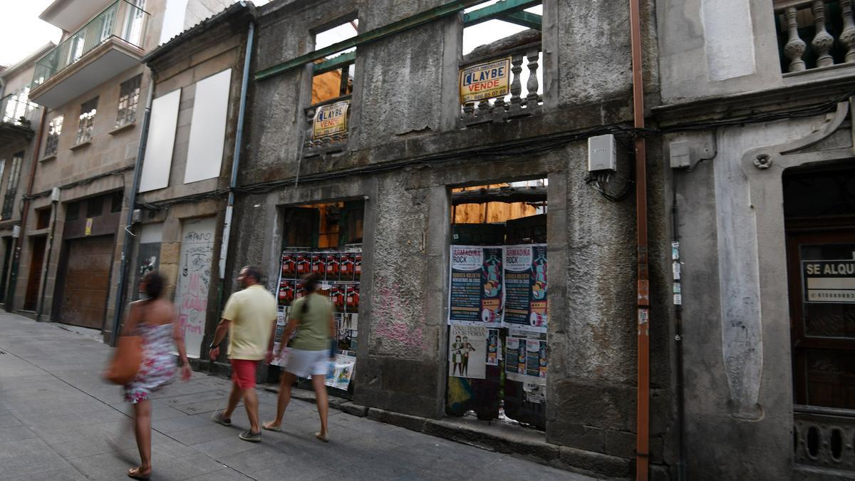Un inmueble en ruinas en el casco histórico de Pontevedra.