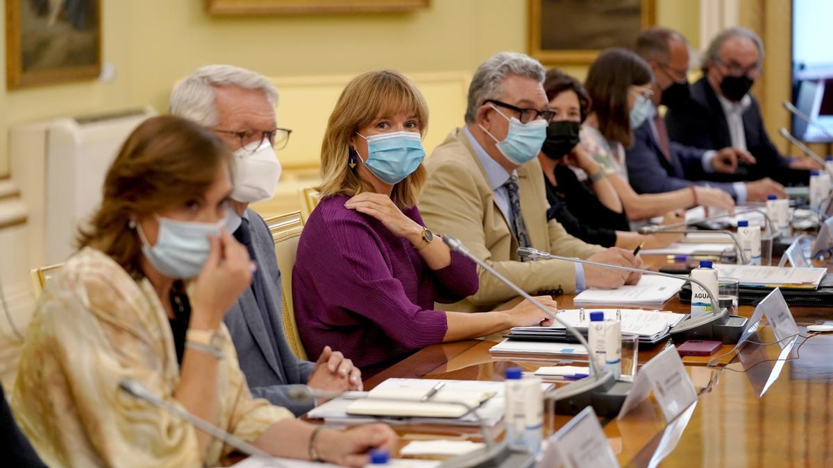 Pilar Alegría, ministra de Educación, se reúne hoy en Madrid con los consejeros y consejeras FOTO JOSÉ LUIS ROCA