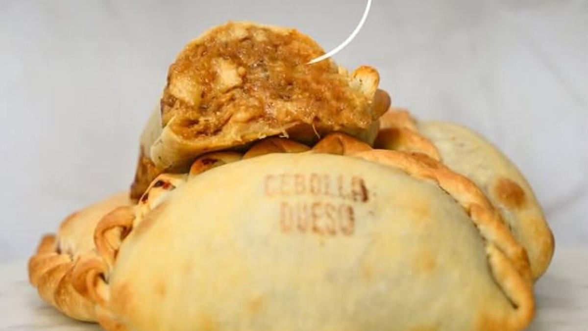 Empanada de cebolla y queso de Cachito Mío Gourmet.