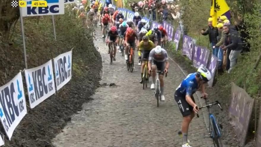 Un valiente Iván García Cortina, protagonista en el Tour de Flandes, uno de los cinco &quot;monumentos&quot; del ciclismo mundial