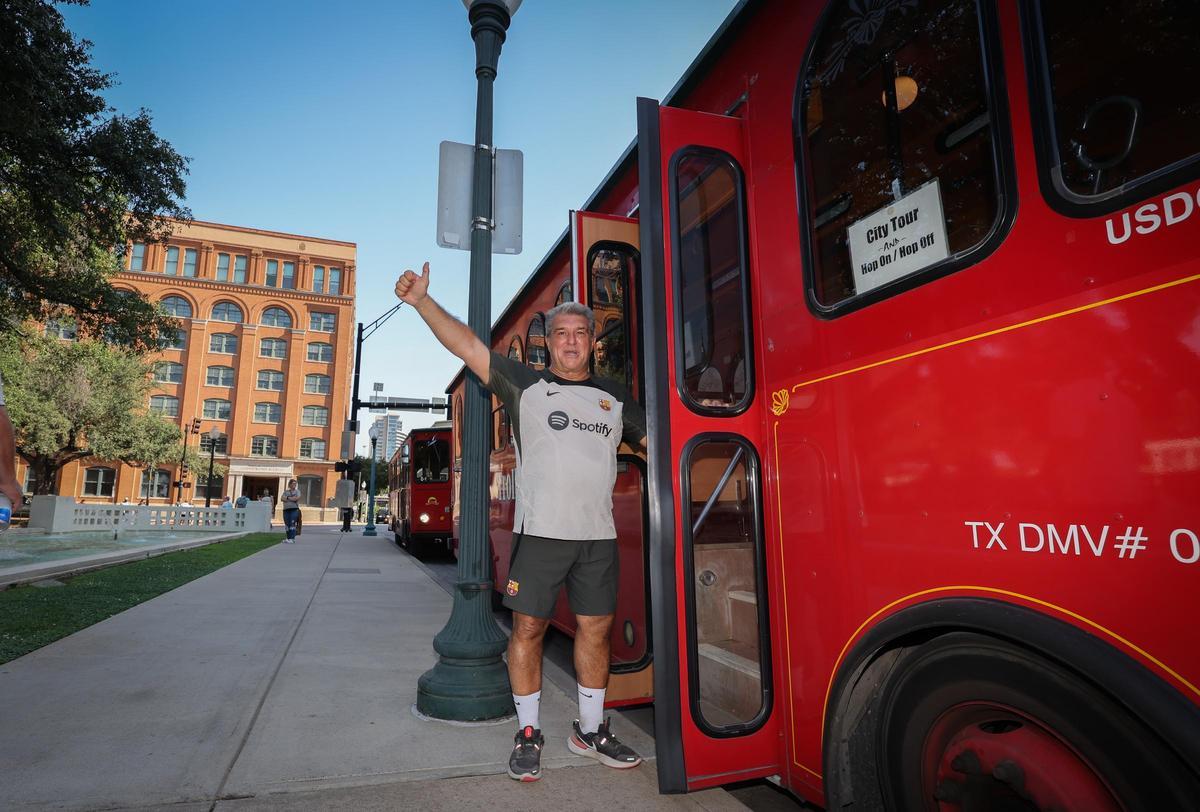 Laporta sale a pasear con SPORT en Dallas tras la victoria en el clásico