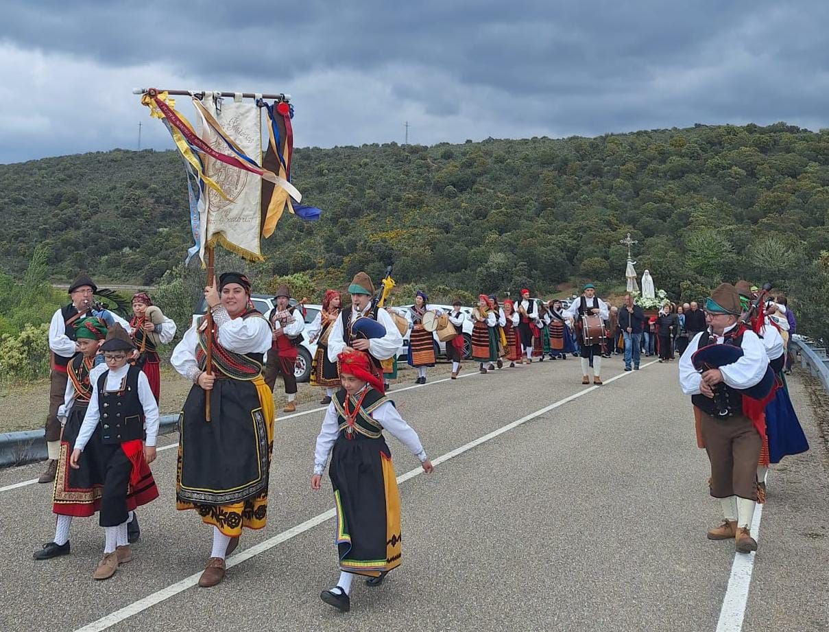 La devoción hispanolusa a la Virgen de Fátima se congrega a la vera del río Manzanas