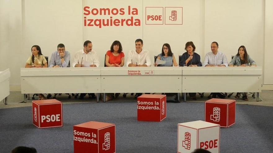 El PSOE pide la &quot;dimisión&quot; de Rajoy &quot;también&quot; por Cataluña