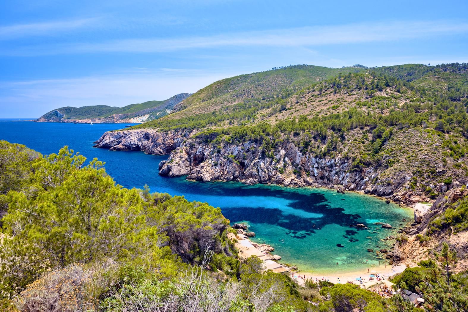En el norte de Ibiza reinan la calma, los mercadillos de pueblo y las calas secretas