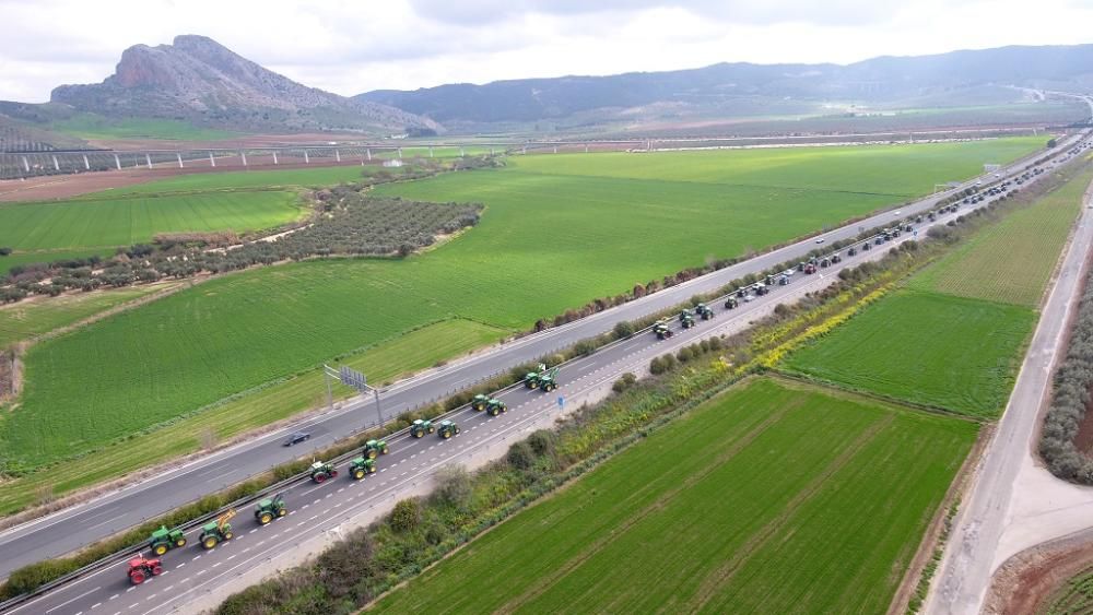 La tractorada arranca en la A-92, a su paso por Antequera.