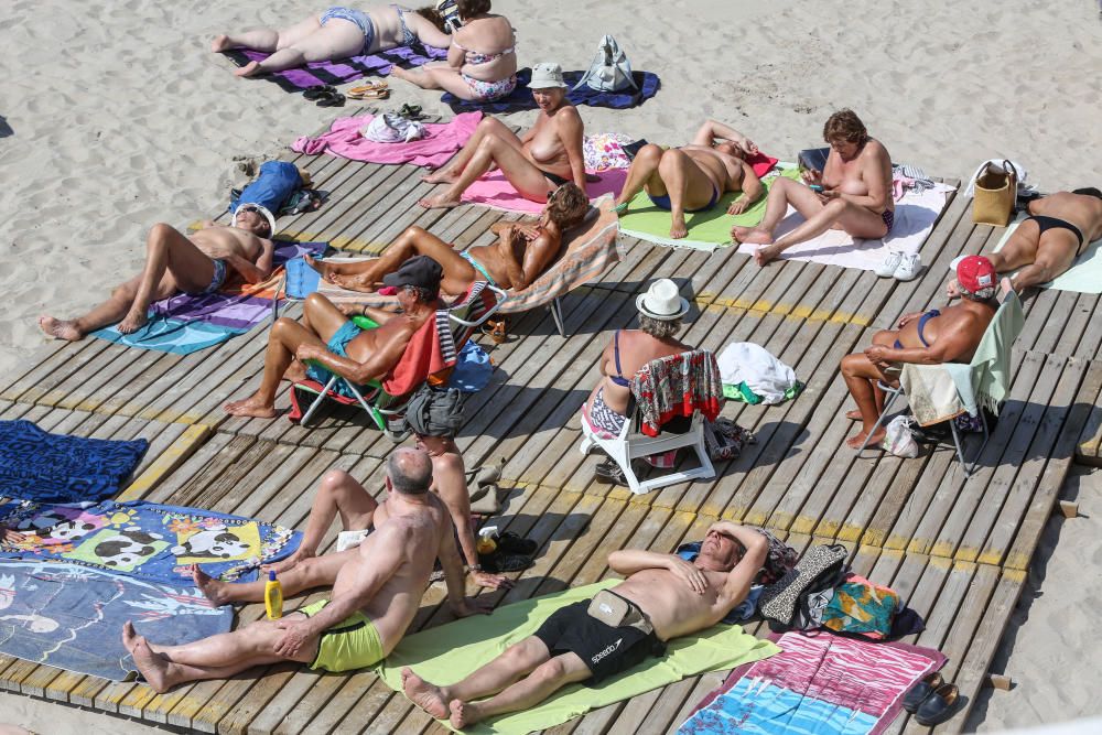 Los turistas aprovechan el buen tiempo del primer día de la Semana Santa