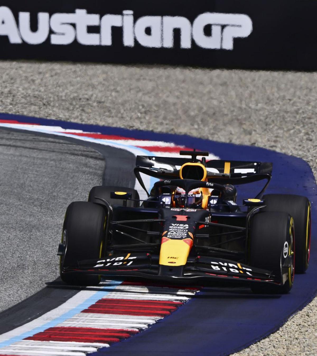 Verstappen respon als McLaren amb una ‘pole’ al límit