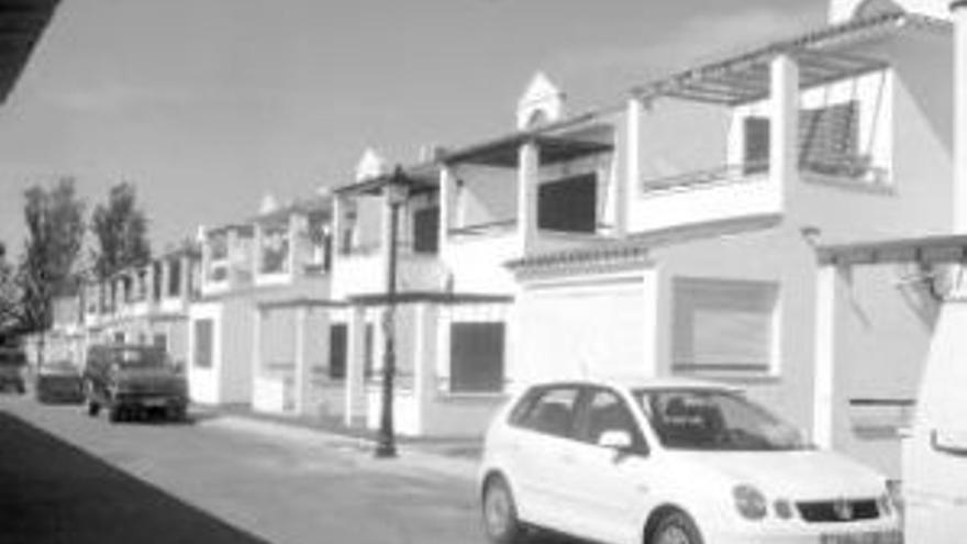 Un juez obliga a Golf Guadiana a reparar apartamentos por 930.000