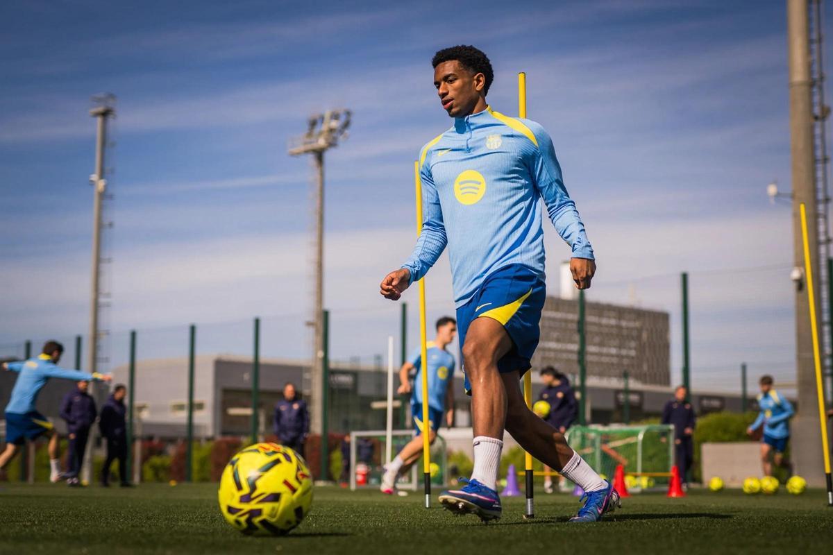 Balde, en un entrenamiento del Barça.