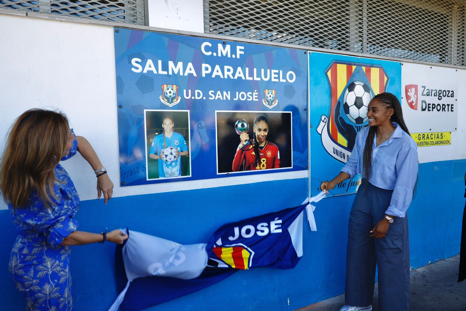 En imágenes | Salma Paralluelo ya da nombre al campo de fútbol de San José